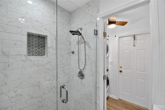 Building Photo - 554 NW 46th St