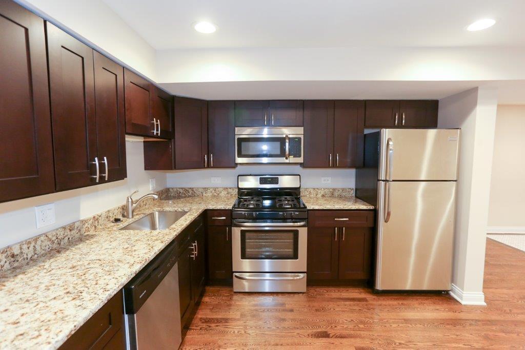 Building Photo - 1218 W Diversey Pkwy