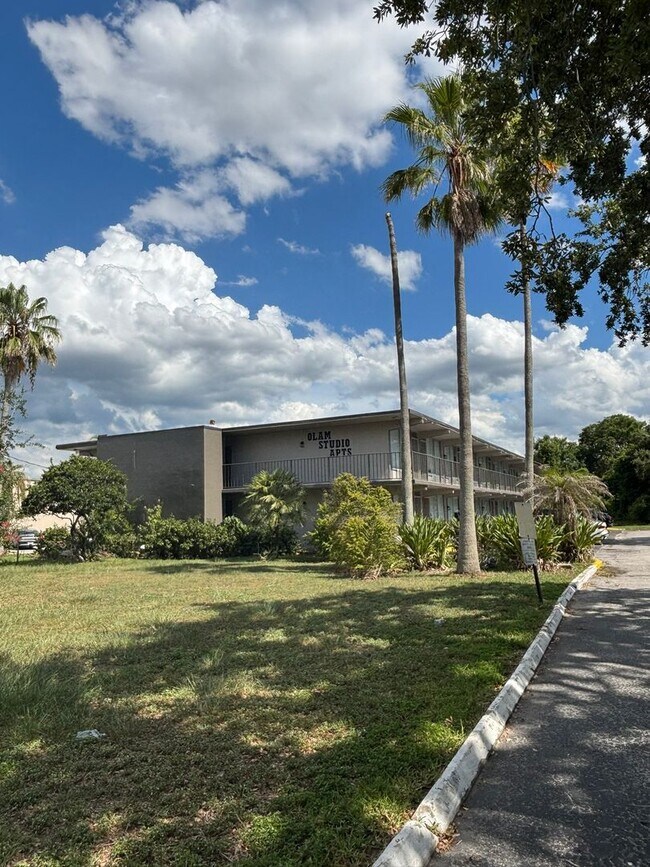 Building Photo - 5020-161 Irlo Bronson - OLAM STUDIO APARTMENTS