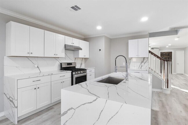 Building Photo - 12050 Mallard Stream Ct