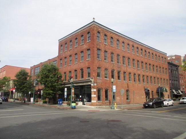 202 Walton - 202 Walton St