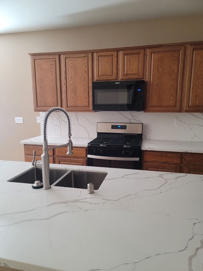 Building Photo - North Natomas-  NEWLY REMODELED