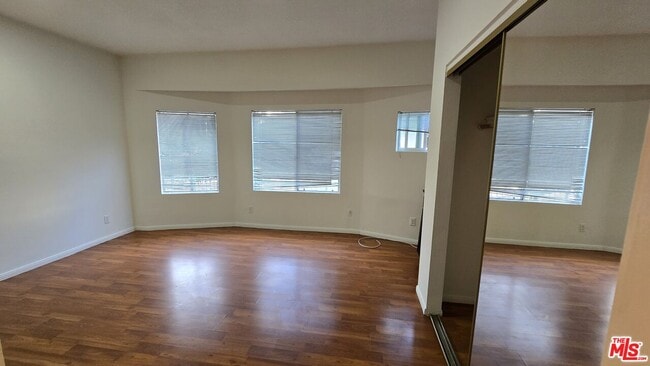 Building Photo - 2773 W 8th St