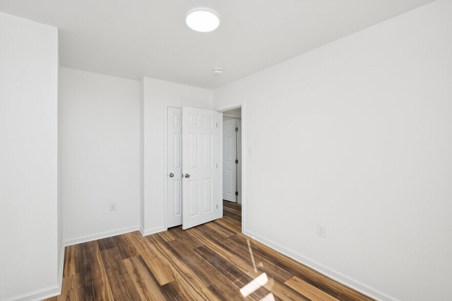 Building Photo - 4447 N 19th St