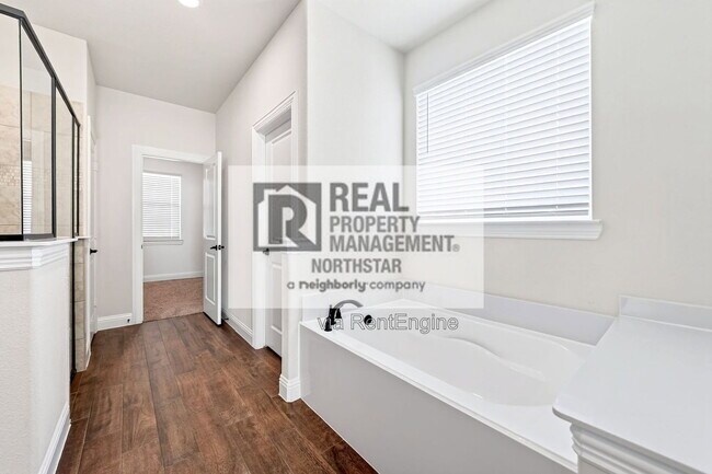 Building Photo - 4027 Quincy St