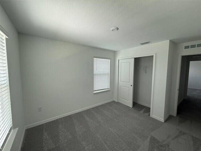 Building Photo - 3565 Dahlia Dr
