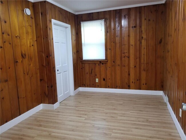 Building Photo - 7105 Main St