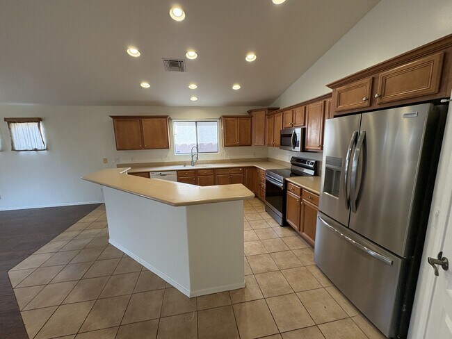 Building Photo - Vail School District Beauty with Solar for low electric bills