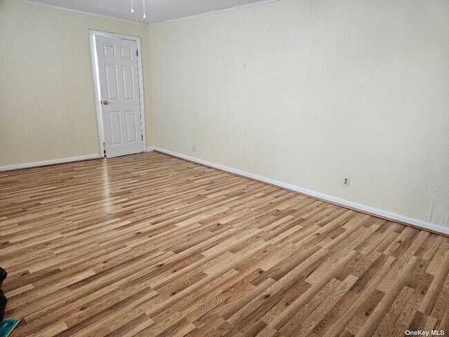 Building Photo - 560 E Broadway