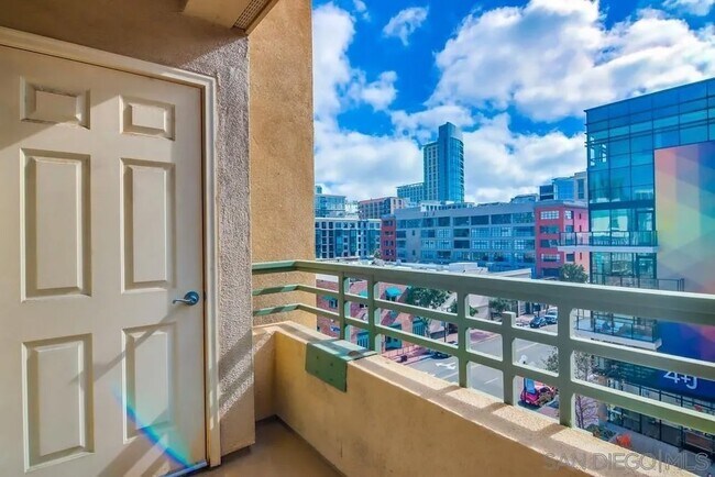 Building Photo - 330 J St