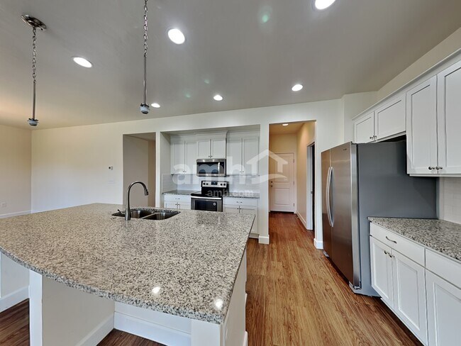 Building Photo - 1519 S Horton St