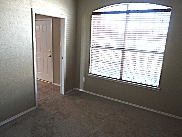 Building Photo - 10308 Oak Branch Ln
