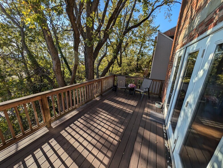 Building Photo - 141 Mulberry St