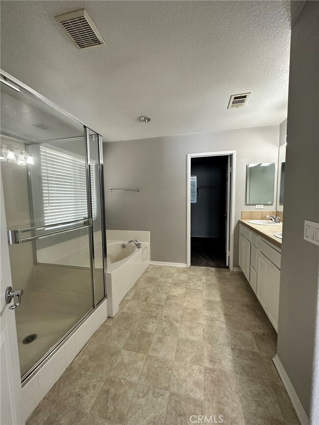 Building Photo - 14886 Shetland Ct