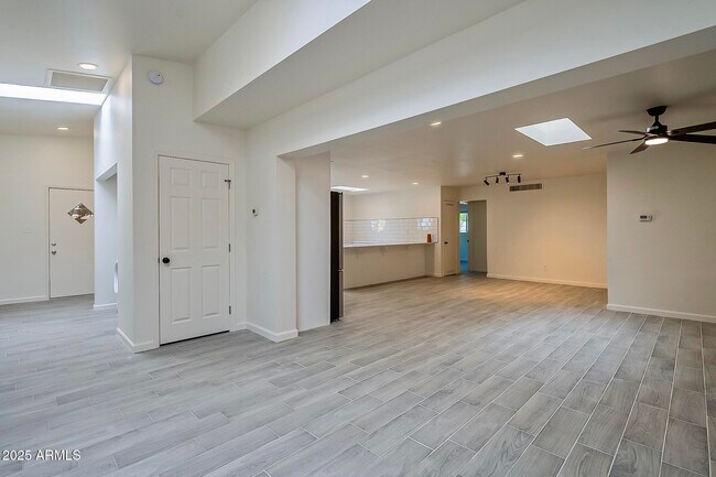 Building Photo - 2028 S College Ave