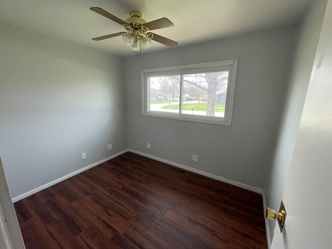 Building Photo - 3 Bedroom Home