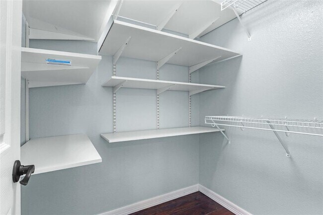 Building Photo - 7831 Saddle Run