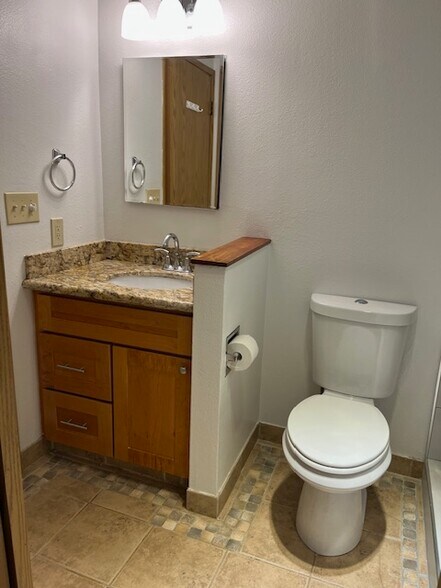 Upstairs bathroom - 260 3rd Ave NE