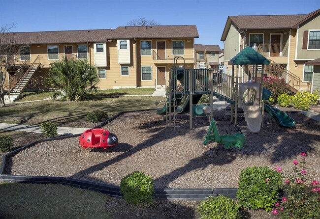 Building Photo - 800 Babcock Rd