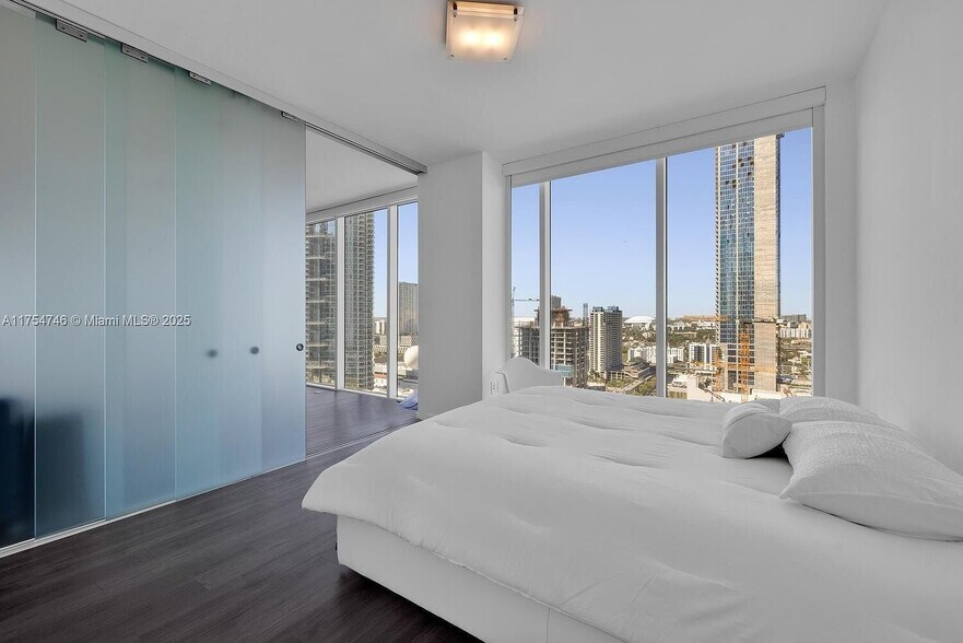 Building Photo - 1040 Biscayne Blvd