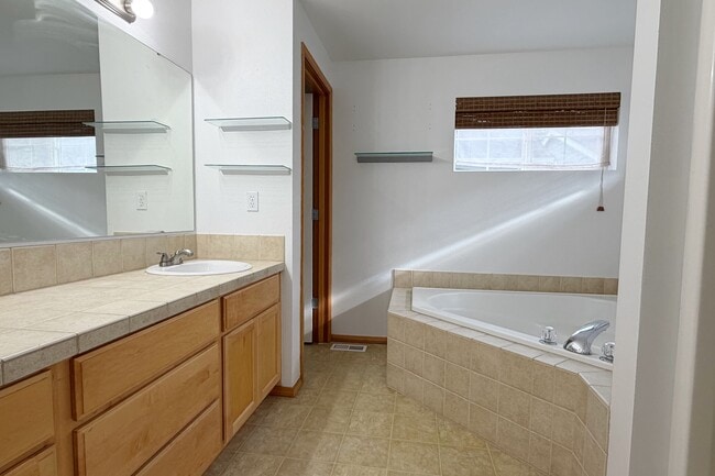 Building Photo - 26138 242nd Ct SE