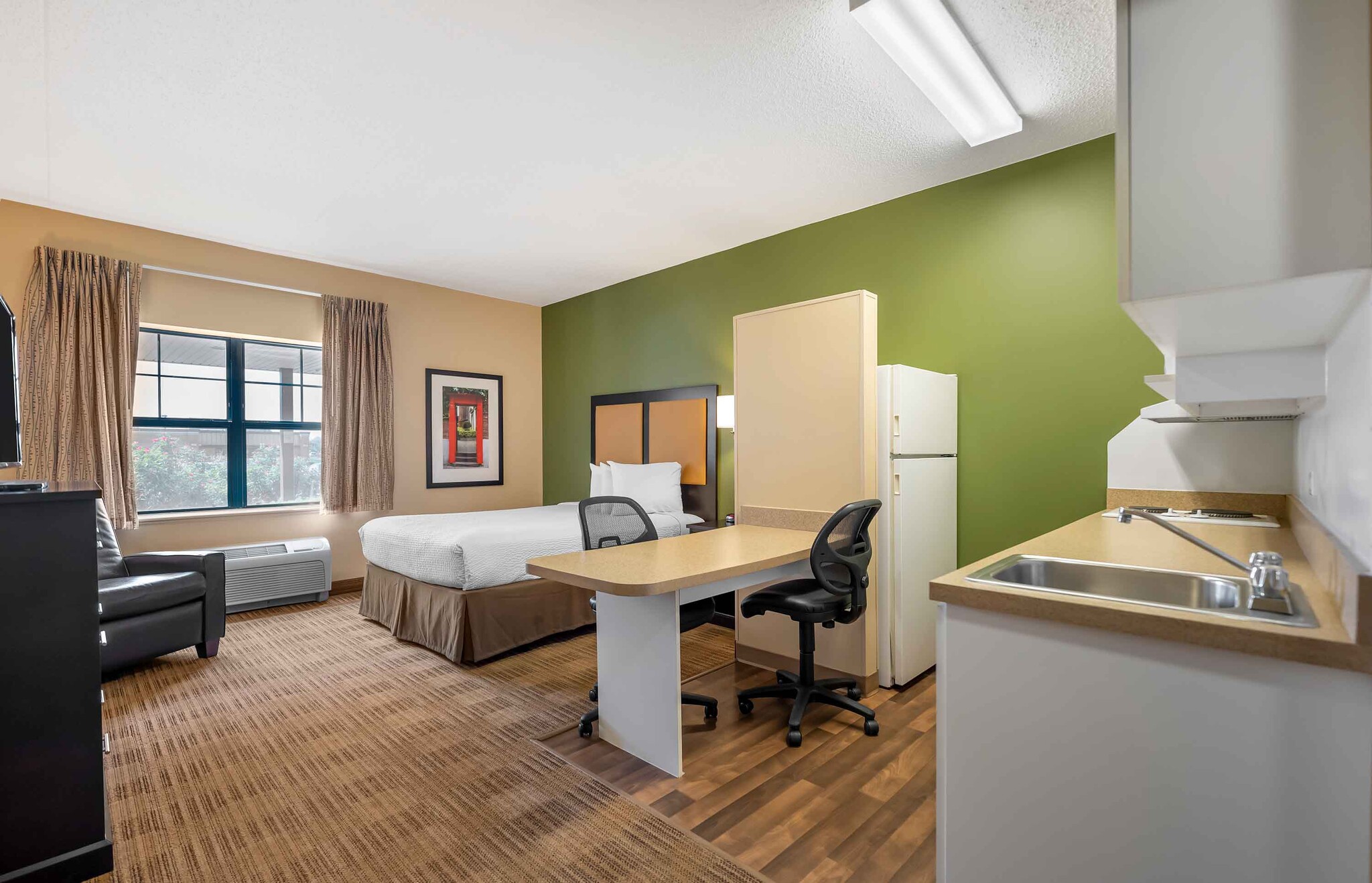 Building Photo - Furnished Studio-Chicago - Itasca