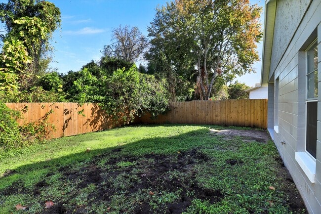 Building Photo - 521 Madrigal Ct