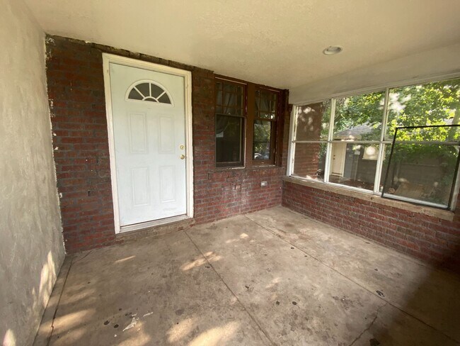 Building Photo - 1140 Euclid Ave