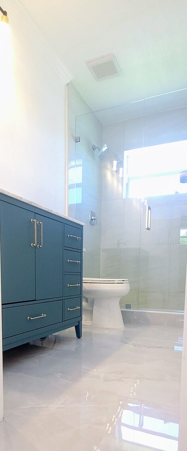 Primary Photo - 1400 SE 8th Ave