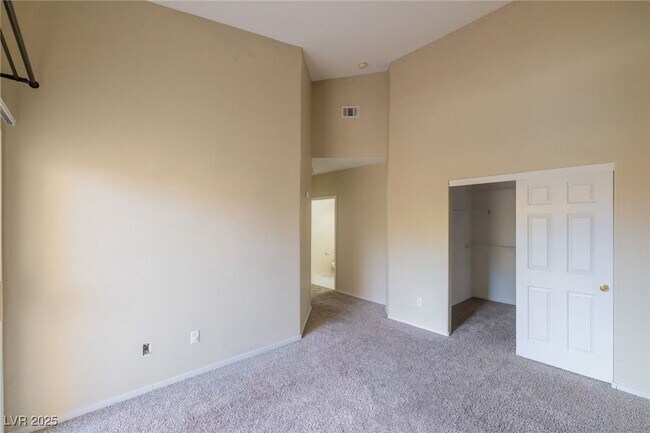 Building Photo - 900 Heavenly Hill Ct