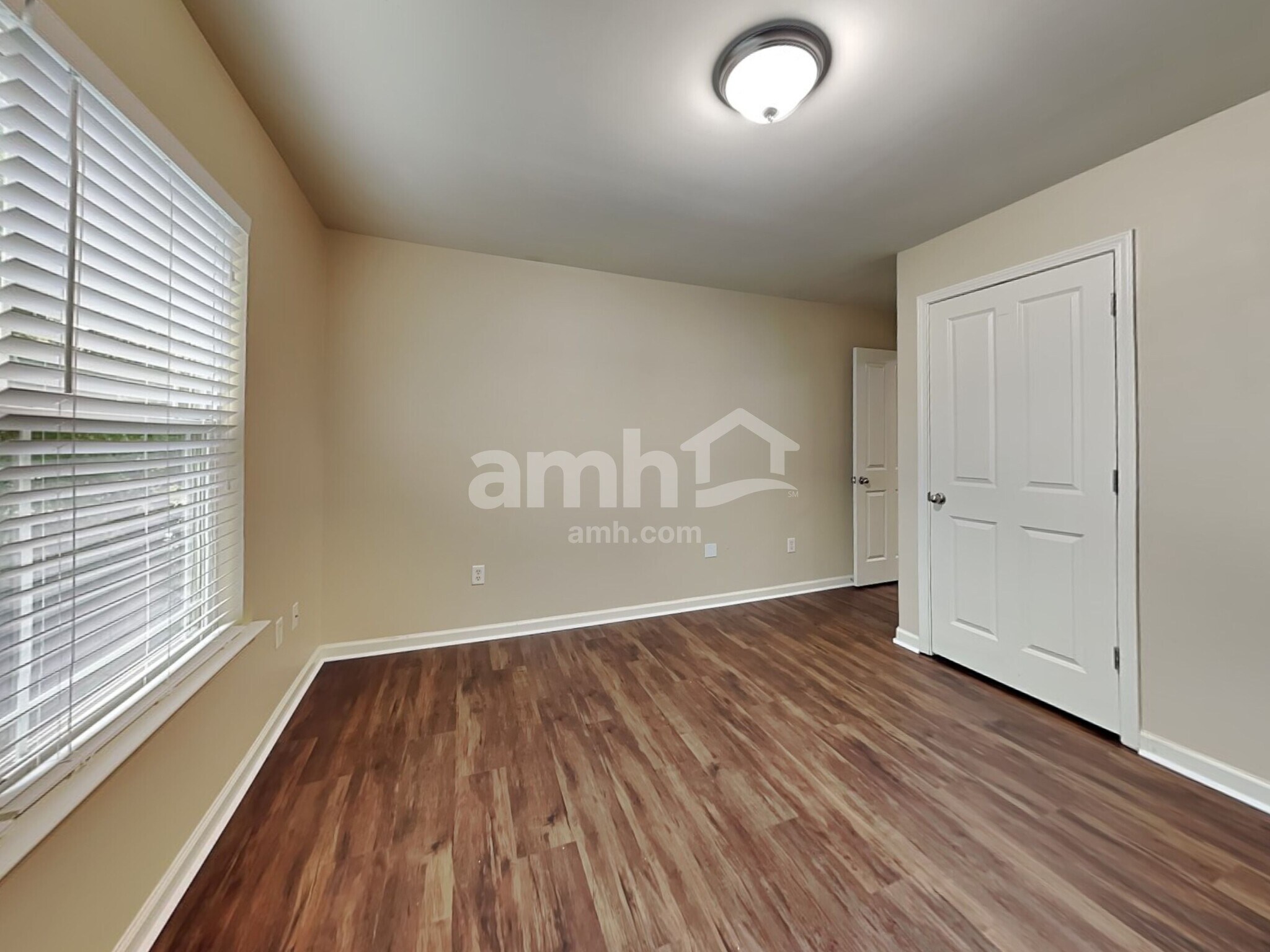 Building Photo - 60 Summer Hill Way