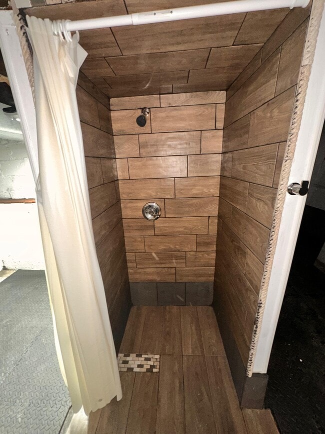 Building Photo - 1240 S 17th St