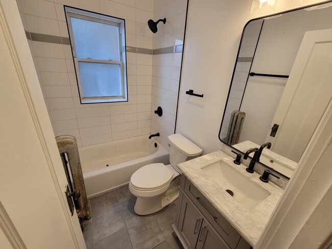 Building Photo - 6430 N Richmond St