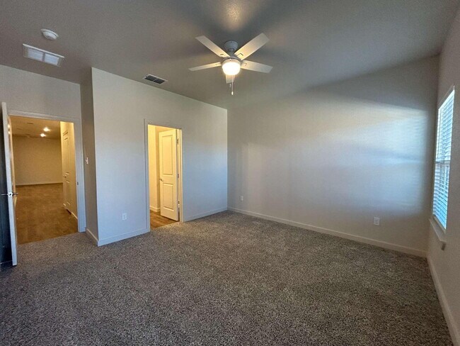 Building Photo - 10920 Abbeville Ave