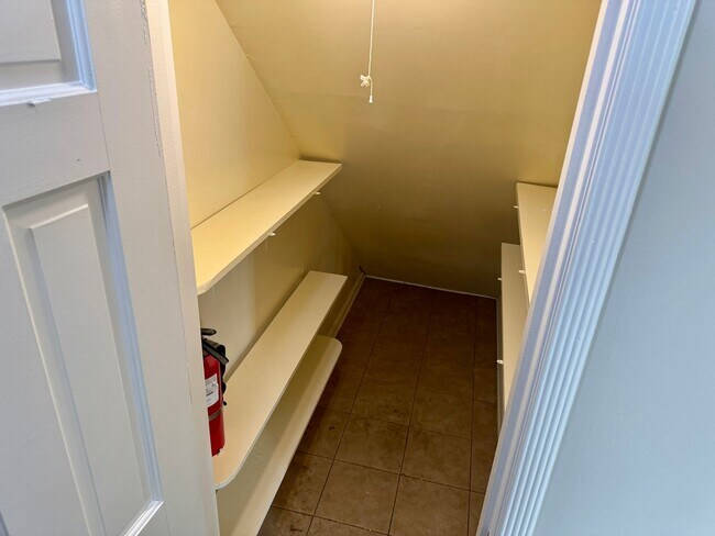 Building Photo - 122 York Haven Dr