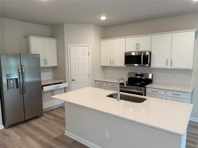 Building Photo - 19 Pine Crest Ln