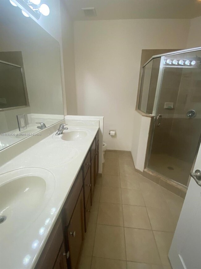 Building Photo - 17460 SW 153rd Ave