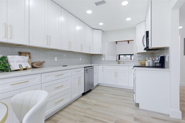 Building Photo - 2152 SW 81st Way