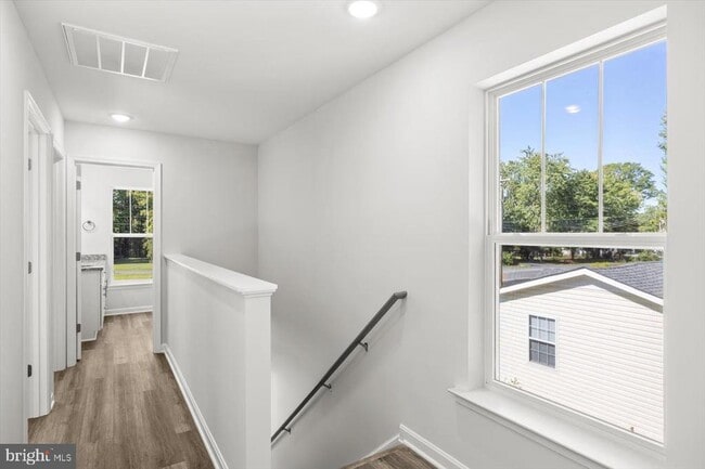 Building Photo - 703 Mattox Ave