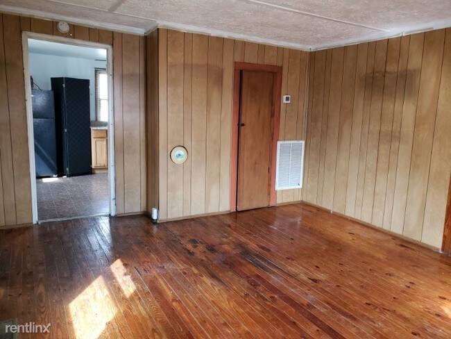 Building Photo - 2 br, 1 bath House - 28 Community  Circle