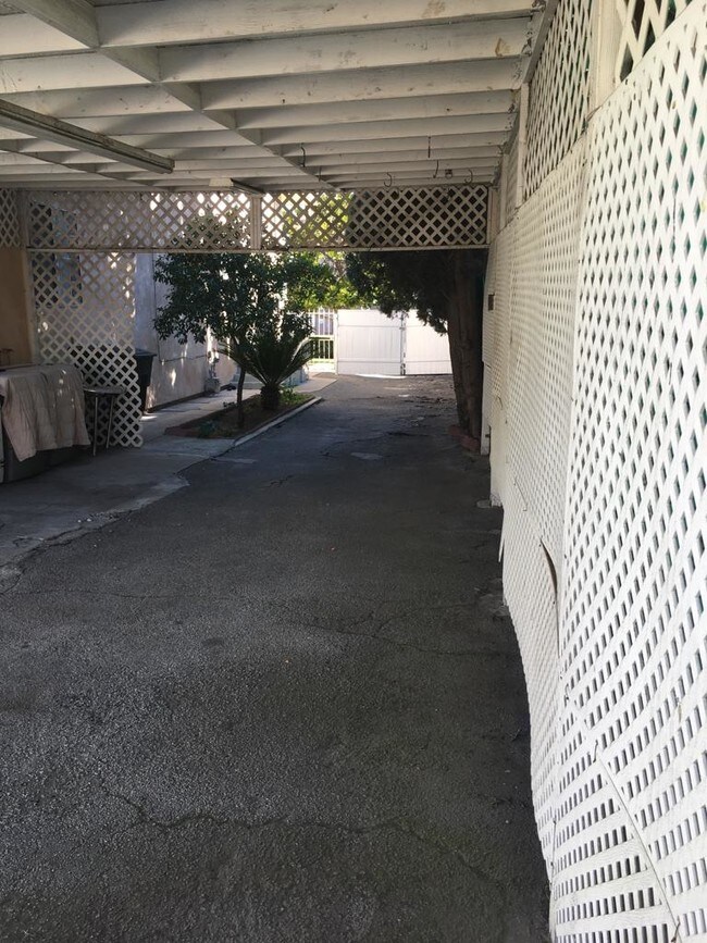 Long driveway - 349 W Lomita Ave