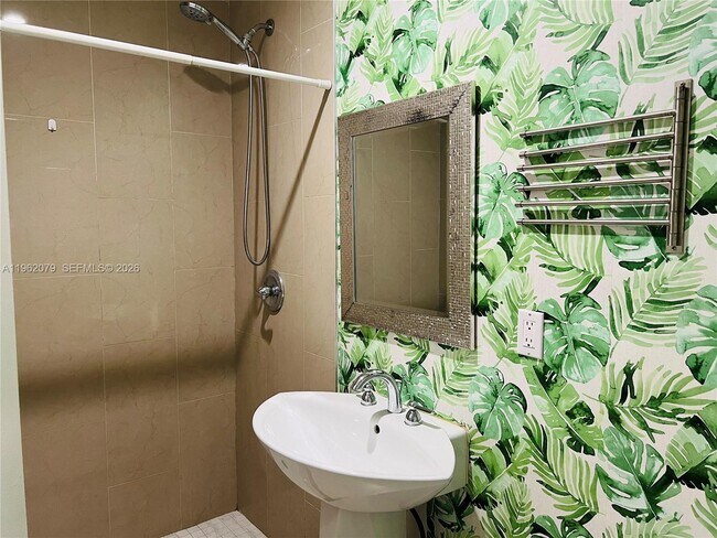 Building Photo - 1536 Polk St