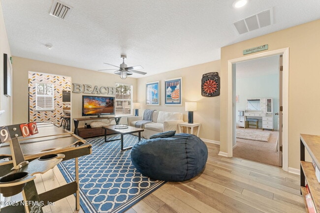 Building Photo - 22 Medio Dr