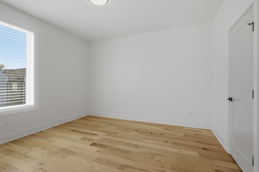 Building Photo - 1536 Yarra St