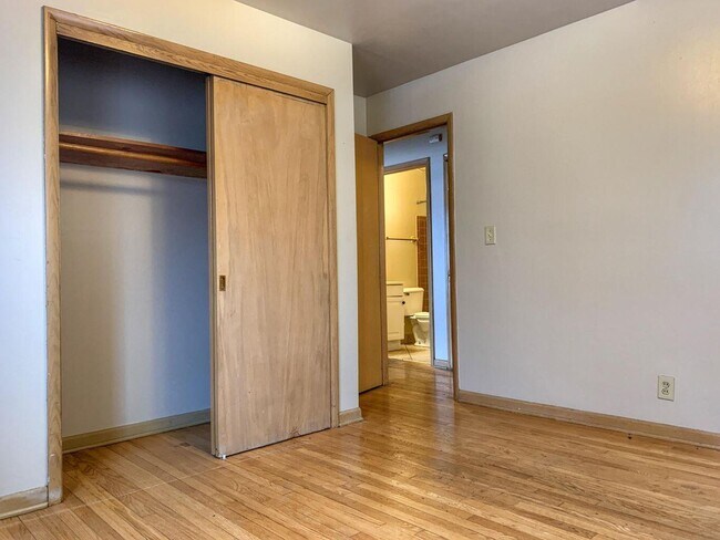 Building Photo - 7711 W Hampton Ave