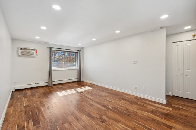 Building Photo - 65 N Clarkson St