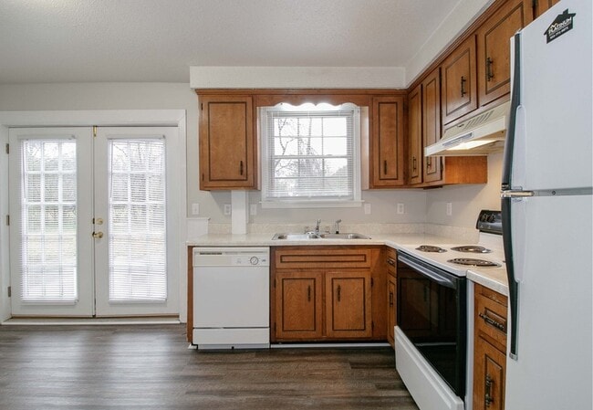 Building Photo - 812 Golf View Pl