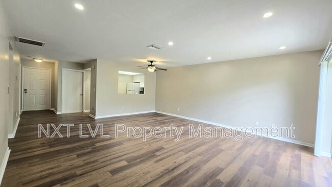 Building Photo - 3313 Skyline Blvd