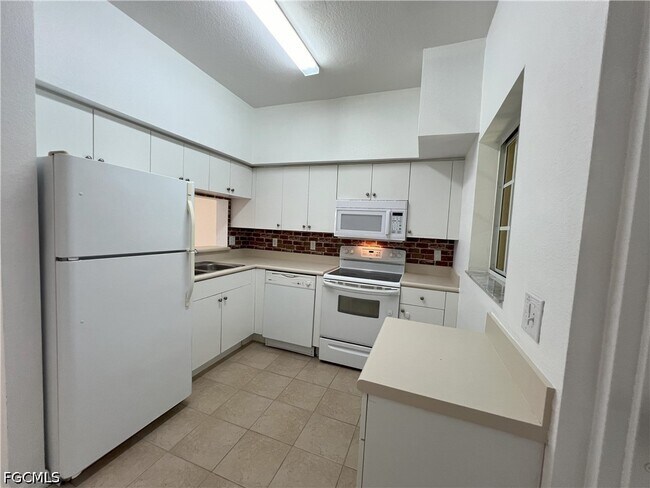Building Photo - 8407 Bernwood Cove Loop