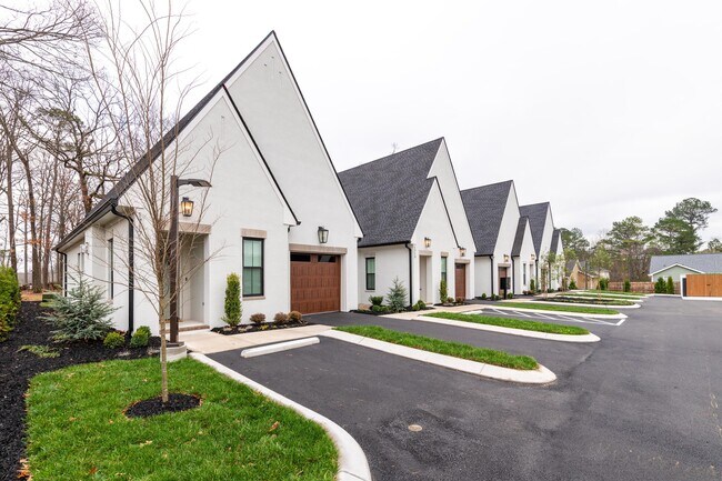Building Photo - 1713 Double Oak Trl